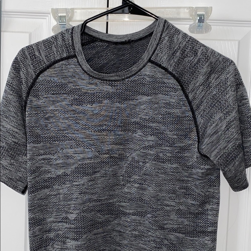 Lululemon grey short sleeve